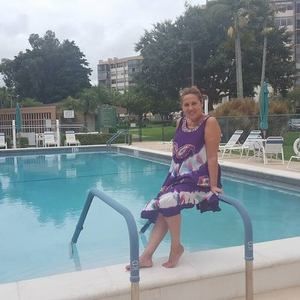 Meet your Posher, Eva